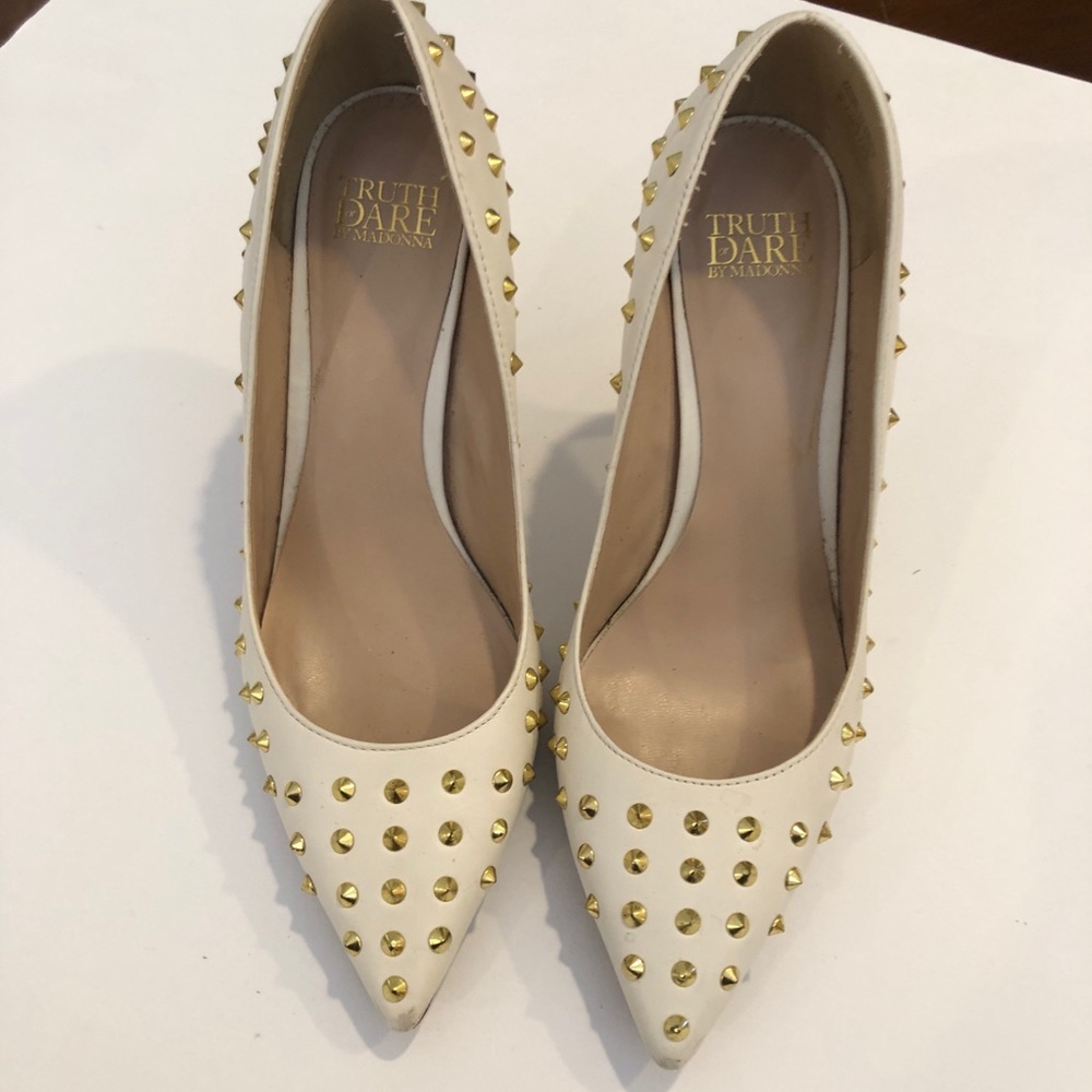 Madonna Gold Studded Cream Stilettos Truth or Dare by 4" Heels Size 8 Heels 4"